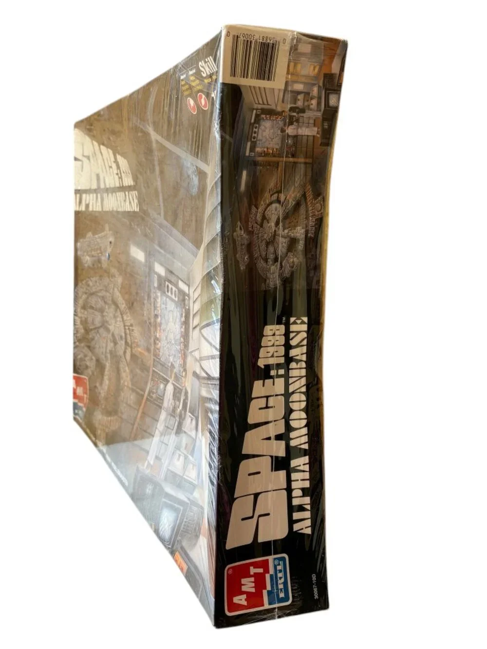 Alpha Moonbase Space 1999 AMT ERTL Model Kit Vintage Moon Base New Sealed Dents